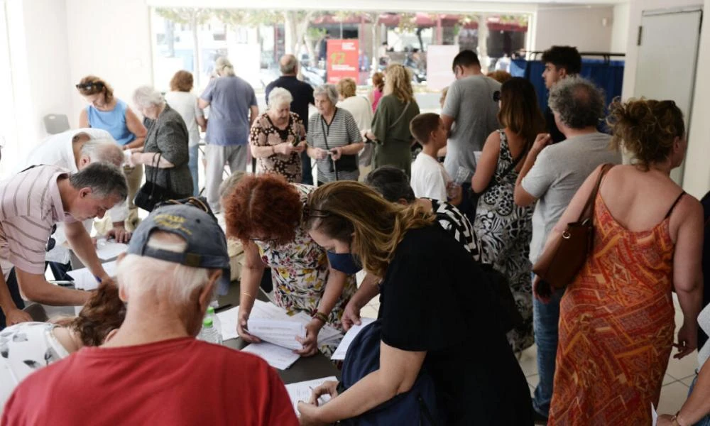 ΣΥΡΙΖΑ: Πάνω από 140.000 ψήφισαν - Κλείνουν στις 10:15 οι κάλπες